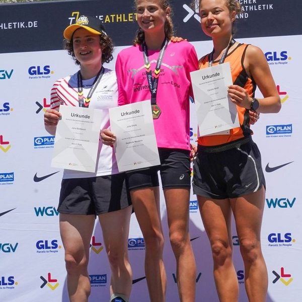 Siegerehrung der Frauen in Oberstdorf.