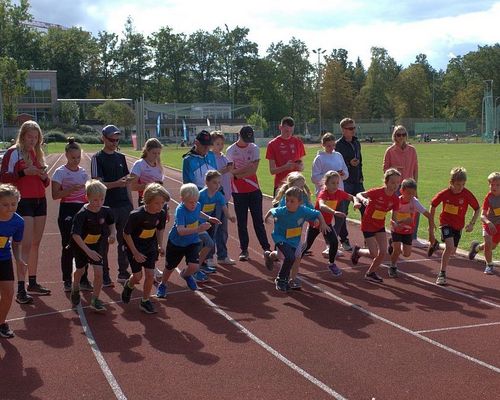 Kinderleichtathletik Team-Mehrkampf im Stadion Rohrwang