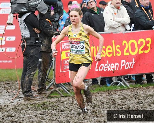 Elena Burkard (LG farbtex Nordschwarzwald) bei der Cross EM 2023.