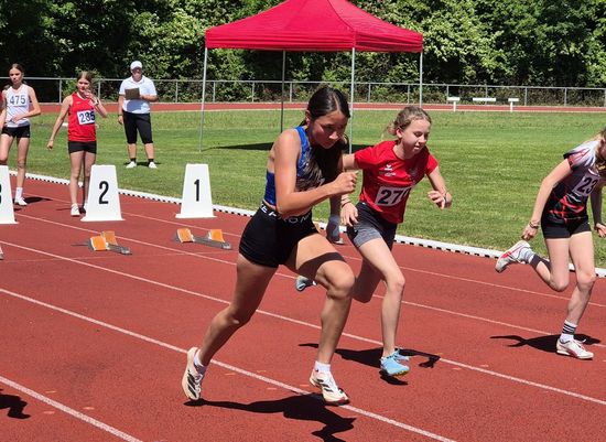Pia Hoffrogge und Alilou Djibril dominieren den Sprint